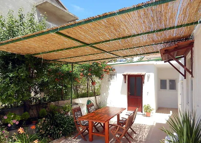 Teo 1 Gasthuis Hvar Town