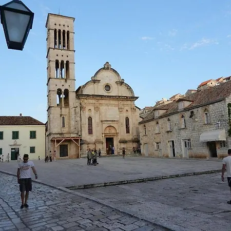 Gostinjska kuća Teo 1 Hvar Town